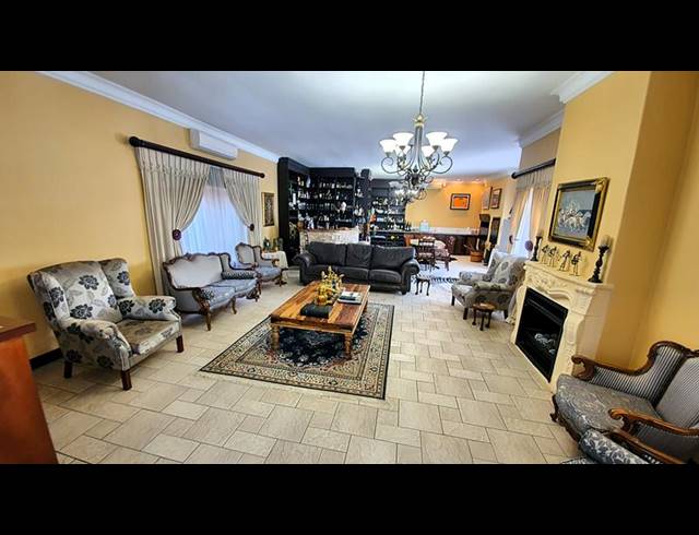 4 BEDROOM HOUSE FOR SALE IN SINOVILLE